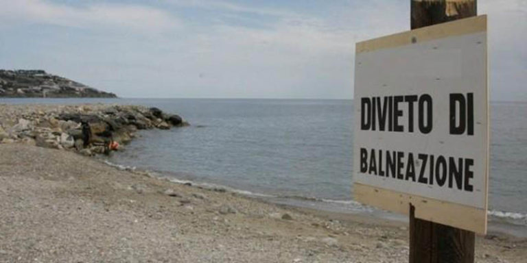 divieto di balneazione